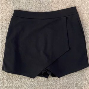 Black Skort